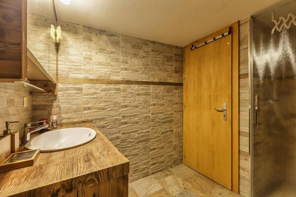 Beautiful Apartment Under Owners Chalet - La Tzoumaz