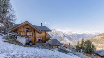 House | 5 bilik tidur