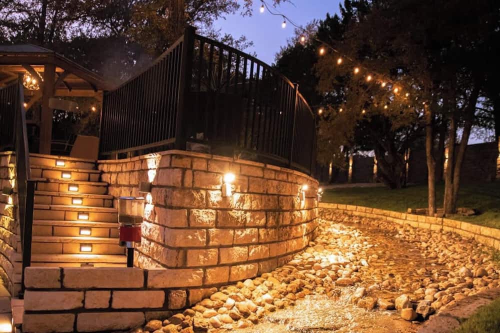 Studio 7744 Ranch Austin Venue and Rentals - Hornsby Bend, TX