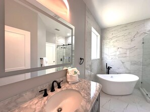 House | Bathroom - Luxury Villa Near Disney 6 Bd Home With Private Pool and Resort (Davenport)