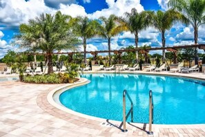 Apartamento | 4 dormitorios y Internet