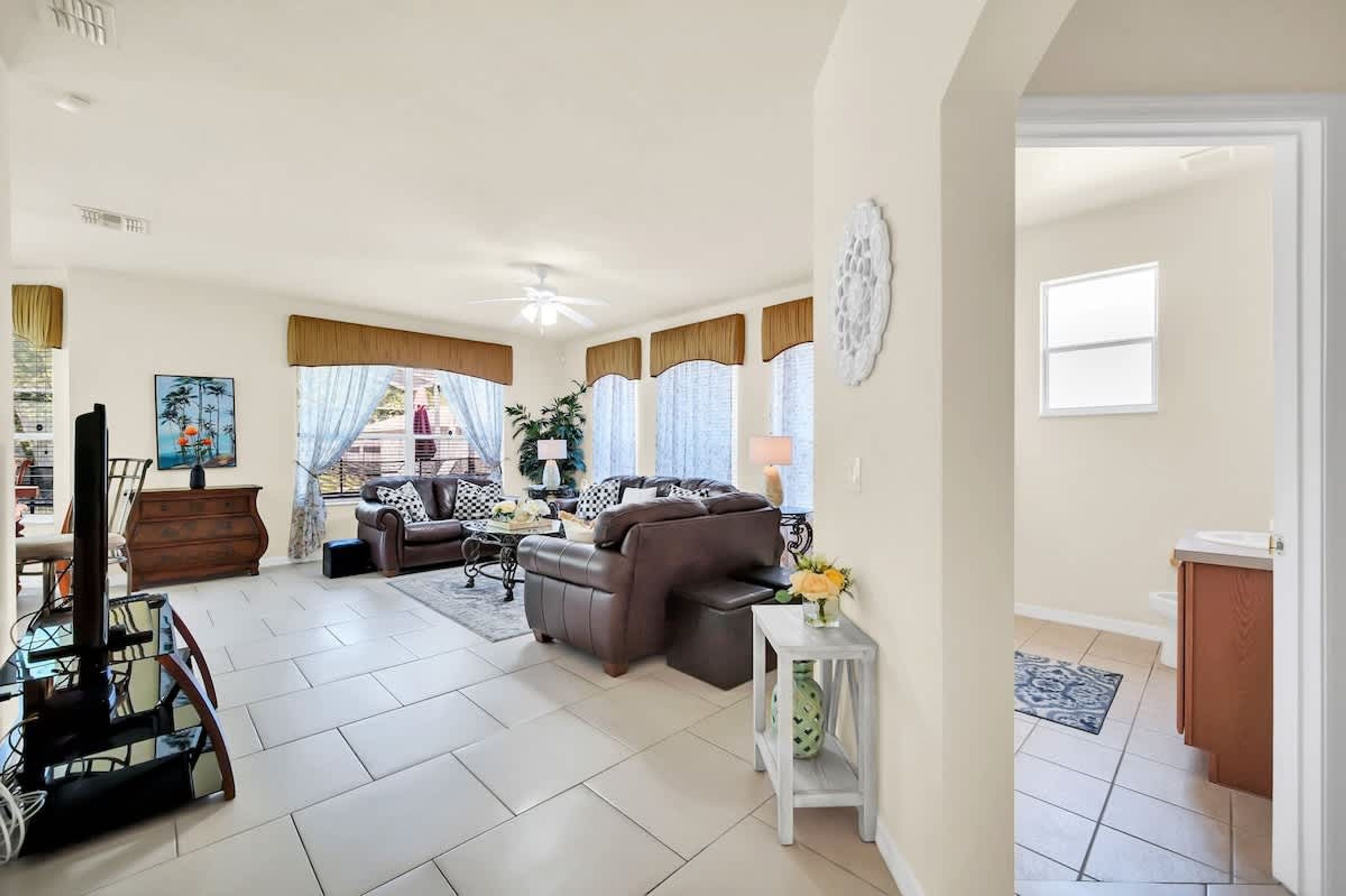 House | 5 bedrooms, Internet