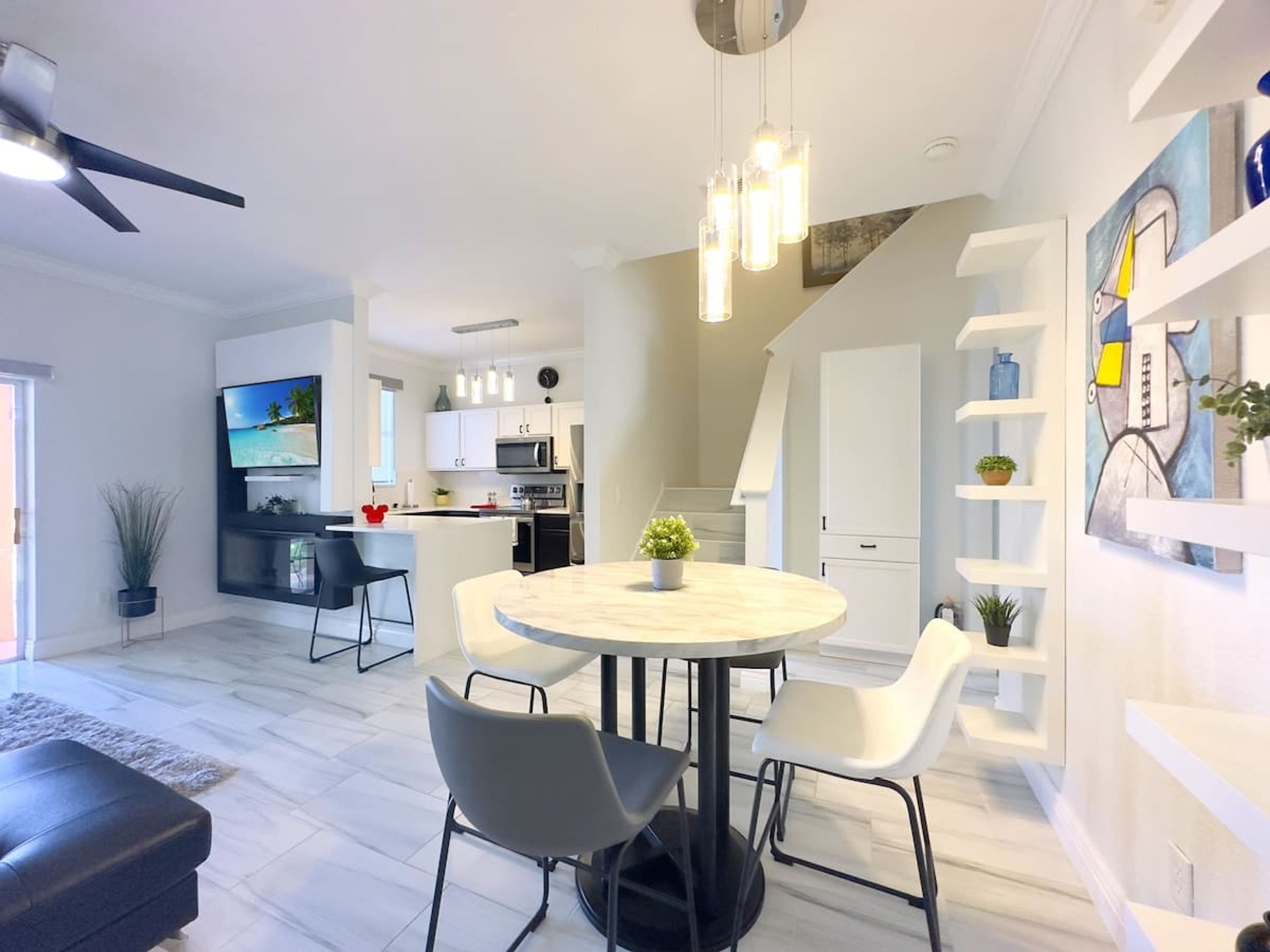 公寓 | 4 間臥室、網路服務