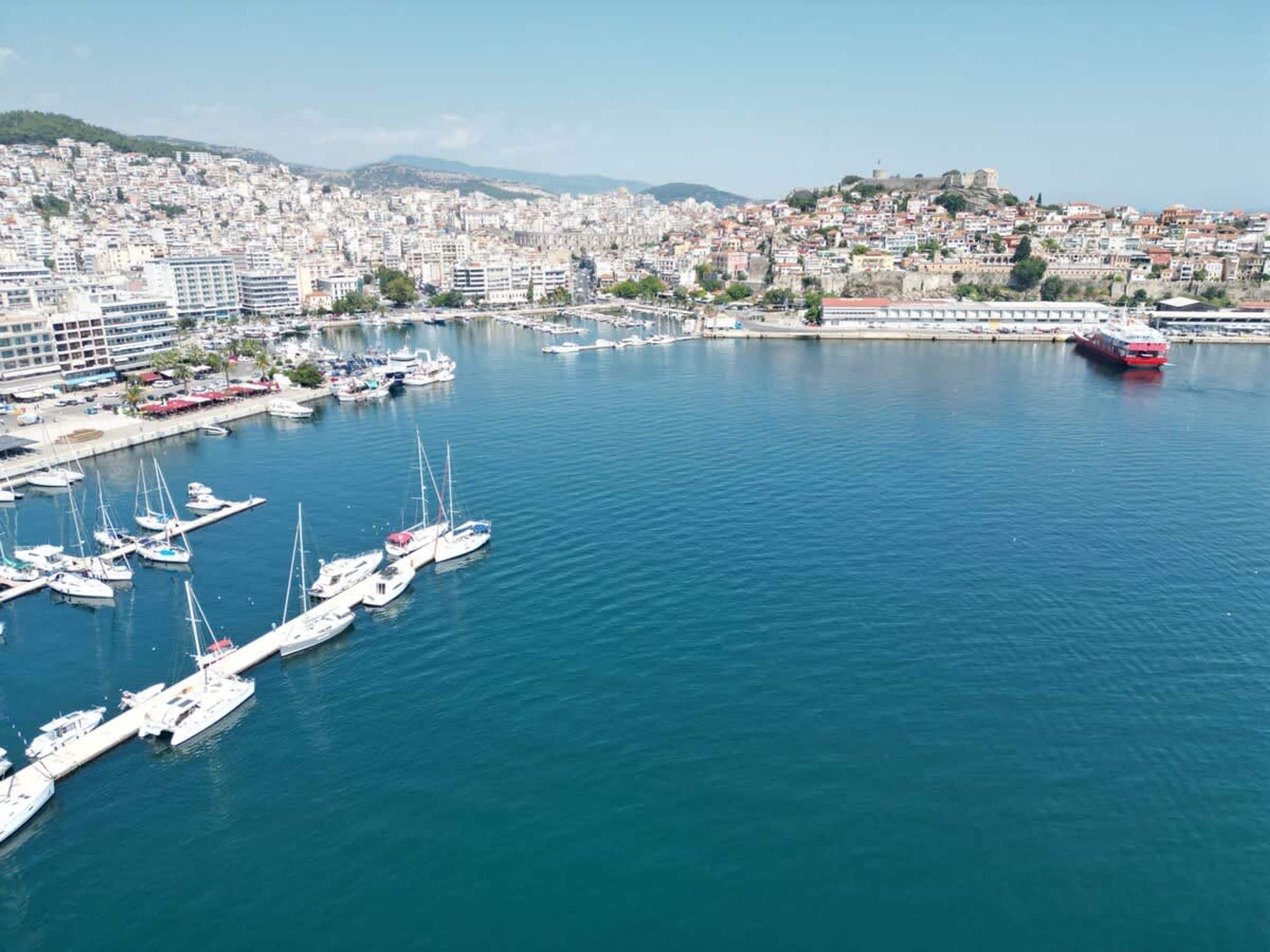 Rumah | 4 kamar tidur, meja kerja, dan internet