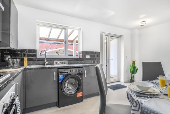 House | 3 bedrooms, Internet
