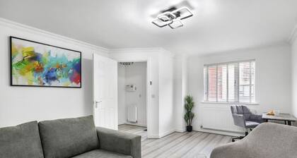 Fast Wi-fi Free Parking 10 Mins to City Centre