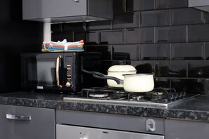 3 bedrooms, Internet