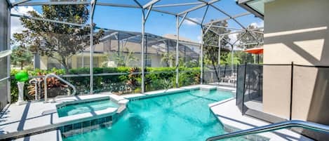 House | 4 bilik tidur