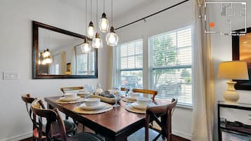 Apartment | 4 bedrooms, Internet