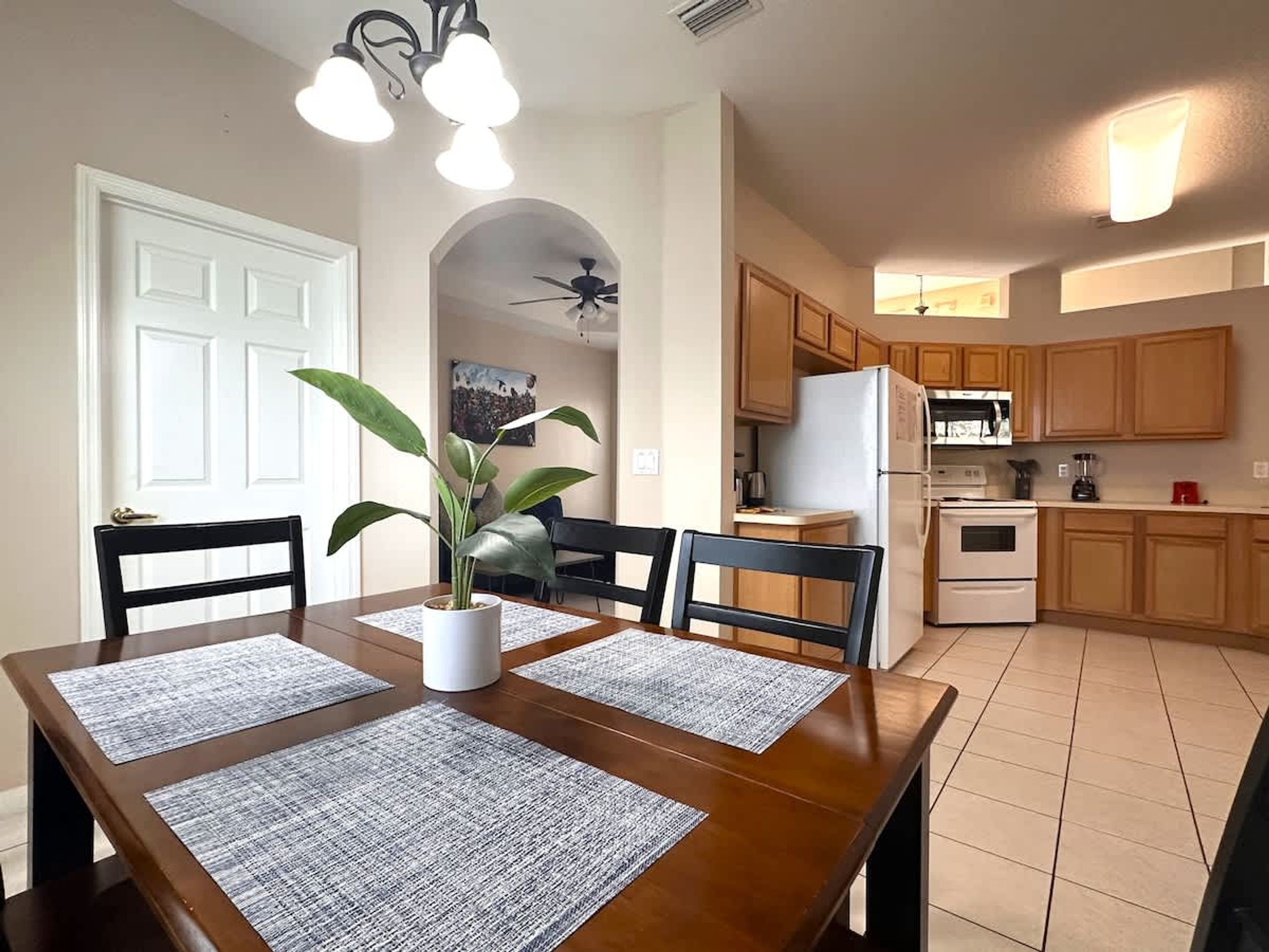 獨棟房屋 | 4 間臥室、網路服務