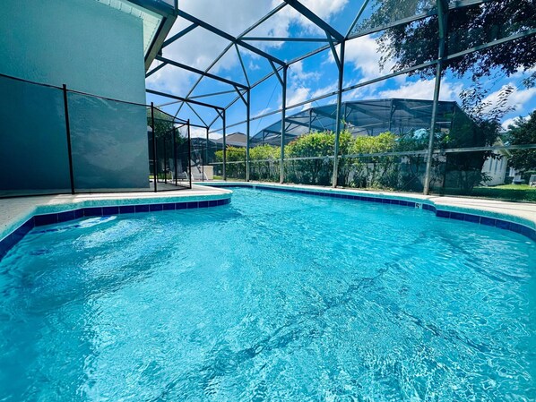 House | 4 bedrooms, Internet - Disney Hideaway Villa Sleeps 9 4Bd Home With Pool (Haines City)