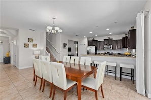 House | 6 bedrooms, Internet - 6 Bd Luxury Villa in Championsgate With Private Pool (Davenport)