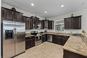 House | 6 bedrooms, Internet