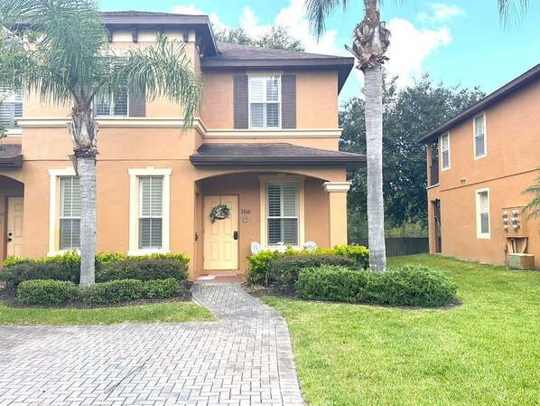Exterior - 4Br Resort Home With Pool and Lazy River Sleeps 8 (Davenport)
