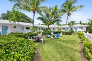 Studio | 1 bedroom, Internet - 13 Queen Size Bedroom Near the Beach Pet Friendly (Fort Pierce)
