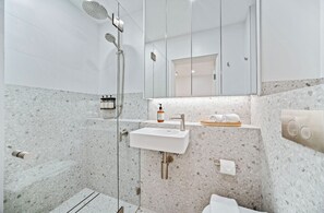 House | 3 bedrooms, Internet - Coconut Apartment at Palm View Collective (Sydney)