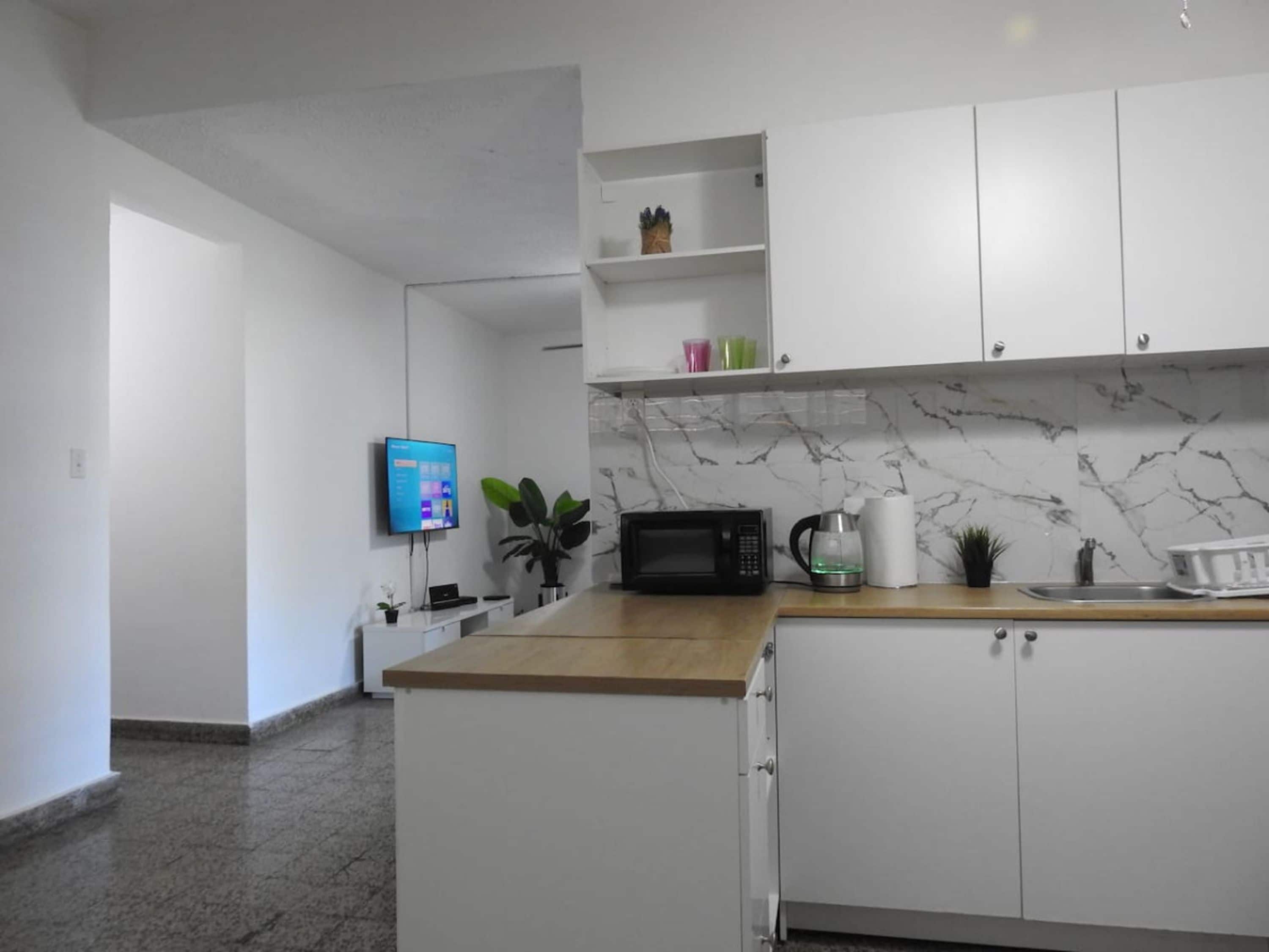 3 عدّة غرف نوم ومكتب