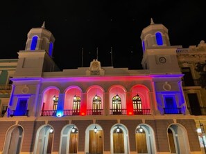 House, Smoking - Casa del Sol-a Hospitals Malls Restaurants and Train Ride to Coliseo (Bayamon)