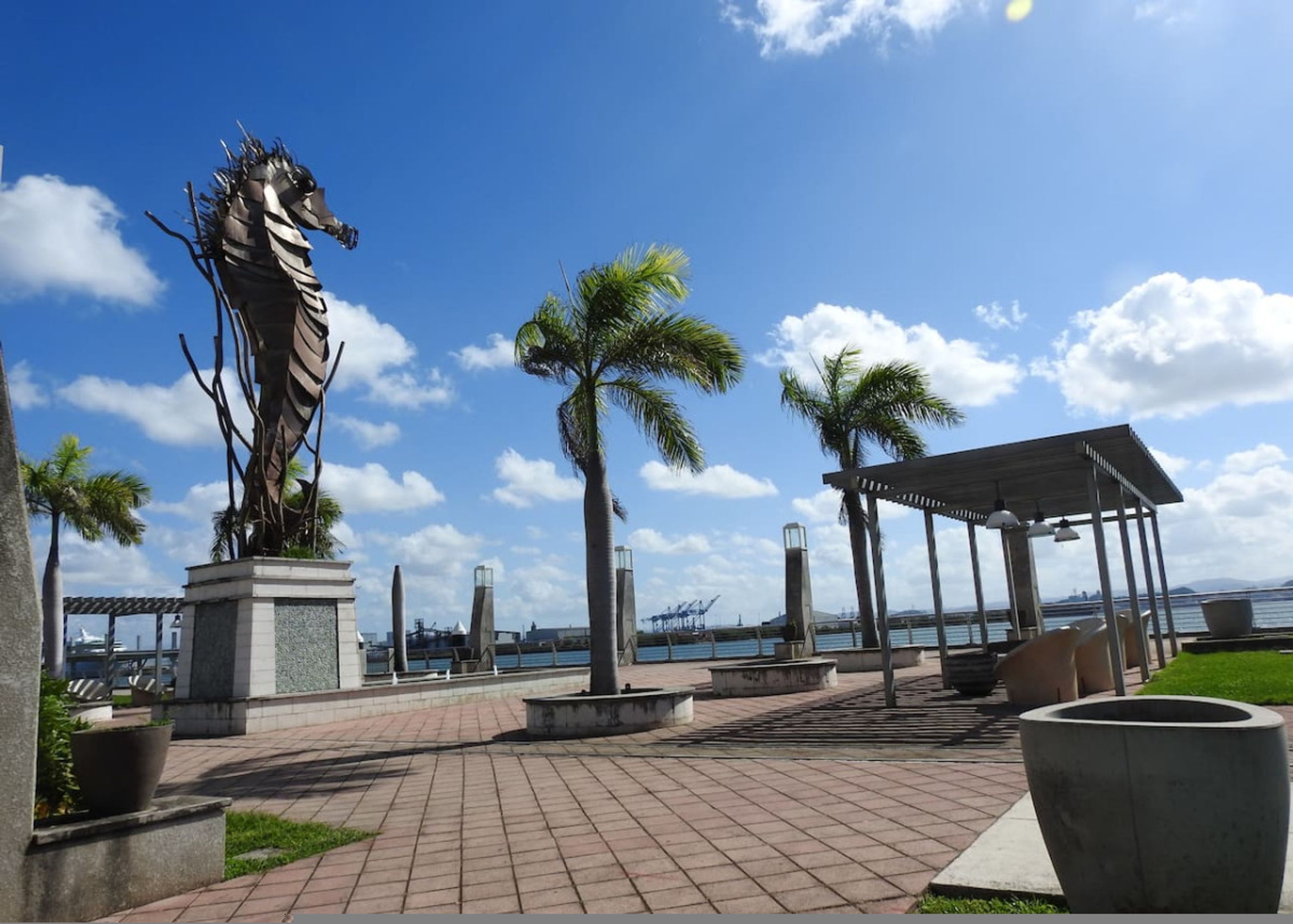 独立别墅 | 3 多间卧室、办公桌