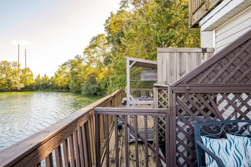 Luxury Charleston Waterfront Getaway