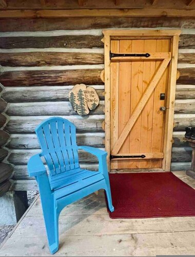 Slow Go Log Cabin w Cozy Woodstove Shared Sauna