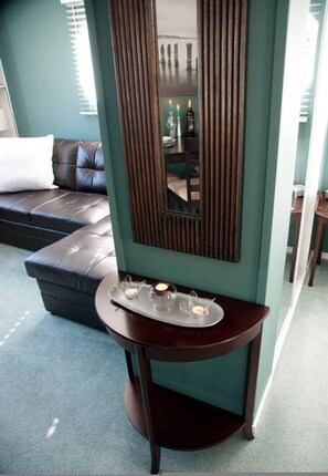 Apartment | 1 bedroom - Bree s by the Sea - Ocean View Large 2 Person Tub (Nanoose Bay)