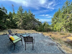 Apartment | 1 bedroom - Bree s by the Sea - Ocean View Large 2 Person Tub (Nanoose Bay)