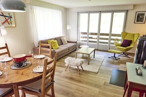 Apartment | 2 bedrooms - Apartment Lupins 11 Next to the ski Lift (Riddes)