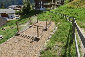 Apartment | 2 bedrooms - Apartment Lupins 11 Next to the ski Lift (Riddes)