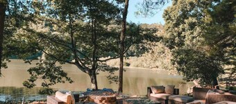 Cozy Cabin on Lake Front With Hot tub Firepit