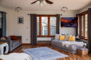 House | 3 bedrooms - Lakefront Hot tub Amazing Views 35 min to Indy (Martinsville)