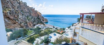 Yploui Suites 1 in Kira Panagia