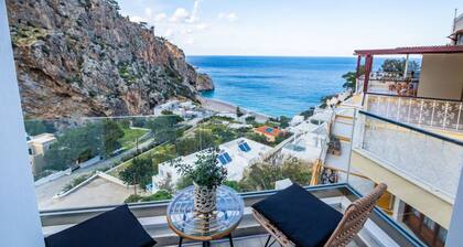 Yploui Suites 1 in Kira Panagia