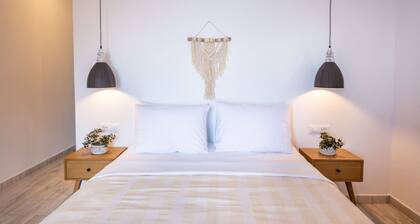 Yploui Suites 1 in Kira Panagia