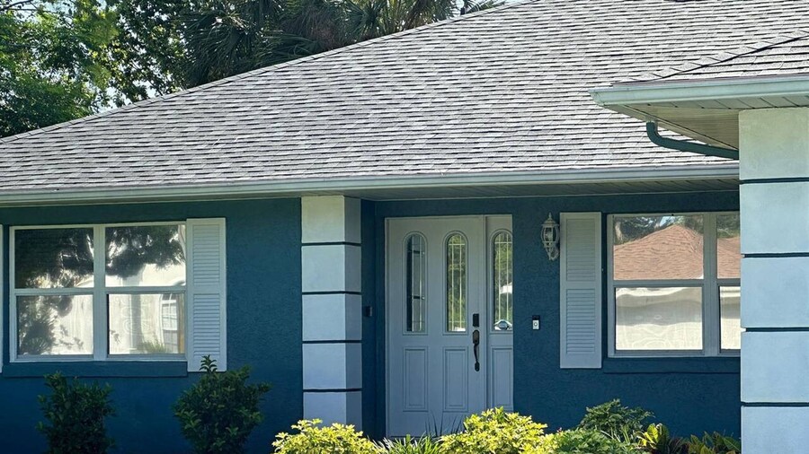 King BED Hottub Palm Coast