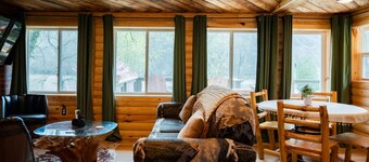 Lakefront Hilltop Cabin Hot tub Firepit