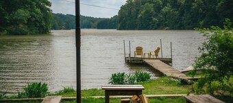 Lake Front Cabin Peaceful hot tub and Fire pit