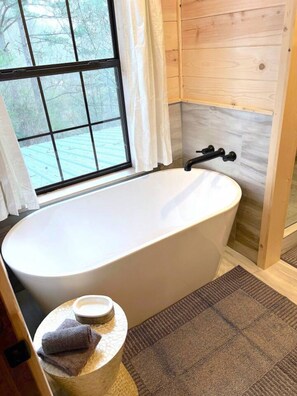 House | 3 bedrooms - Lofted Pines Hot Tub Arcade Air Hockey (Broken Bow)