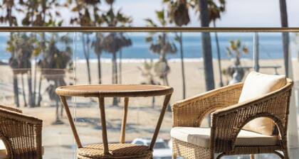 The Santa Monica Sunset - Beachfront Luxury