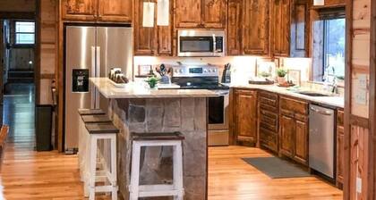 Stone Mountain Lodge Luxurious Rustic Retreat