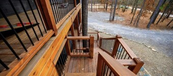 Whispering Winds Luxury Cabin in Hochatown
