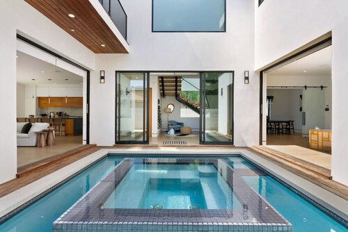 The Penmar Retreat - Luxurious Resort-style Oasis