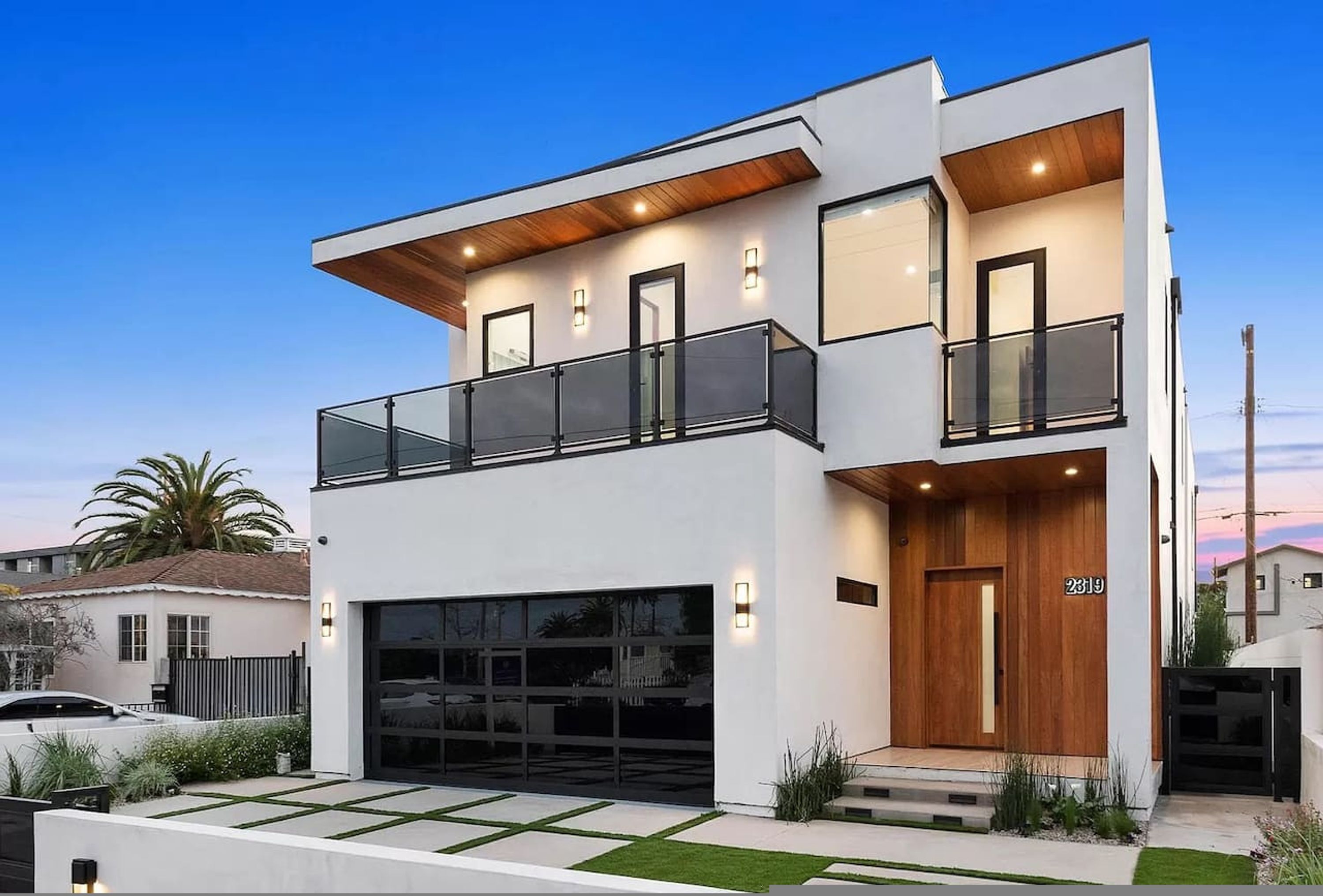 House | 4 bedrooms, desk
