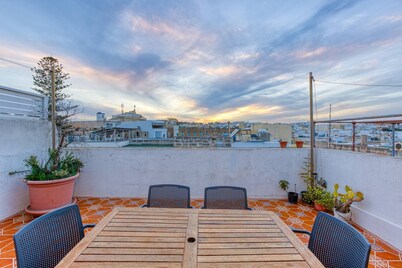 St James the Traditional 4-bed Townhouse Terrace