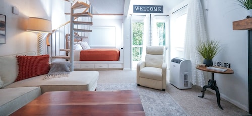 Top Third Floor Loft Condo Full Resort Access