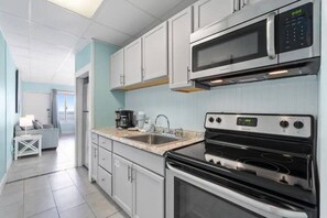 House | Private kitchen - Slice o Paradise Gulf Front Balcony Pool (Panama City Beach)
