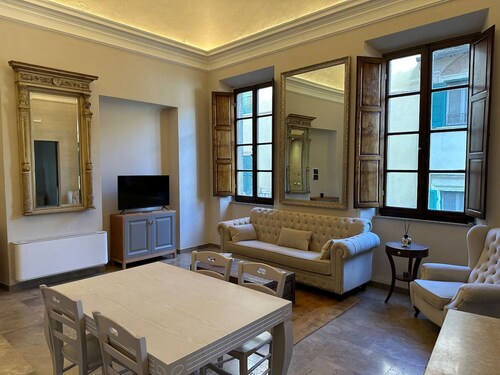 Tuscan Palace - Venturi Apartment