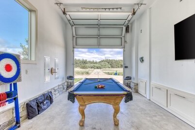 Oceanfront Comfort Style Luxury Hot Tub Wifi 600 35