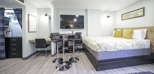 Workspace Studio Ski-in Ski-out AC