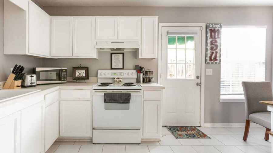 Bulldog Academy Convenient to MSU